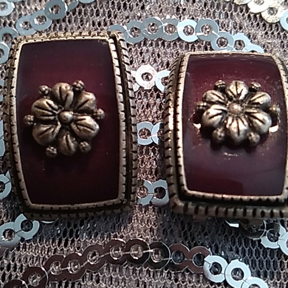 NEW. Necklace earrings and bracelet - Picture 7 of 8